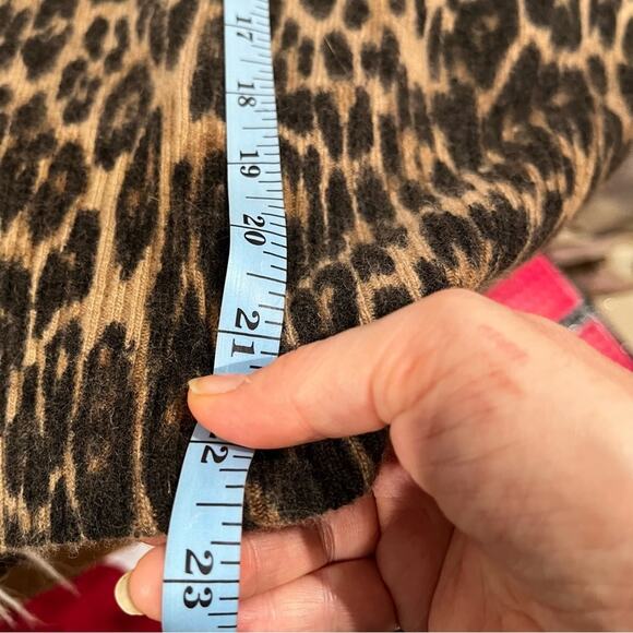 NEW Sarah Spencer Wool Angora Spotted Leopard Faux Wrap V-Neck Sweater S NWOT - Picture 16 of 16
